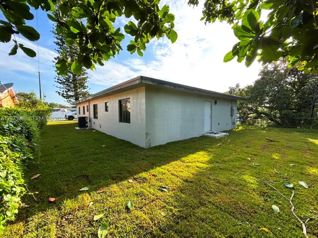 2950 NW 93 ST, Miami, FL 33147 — zdjęcie 4