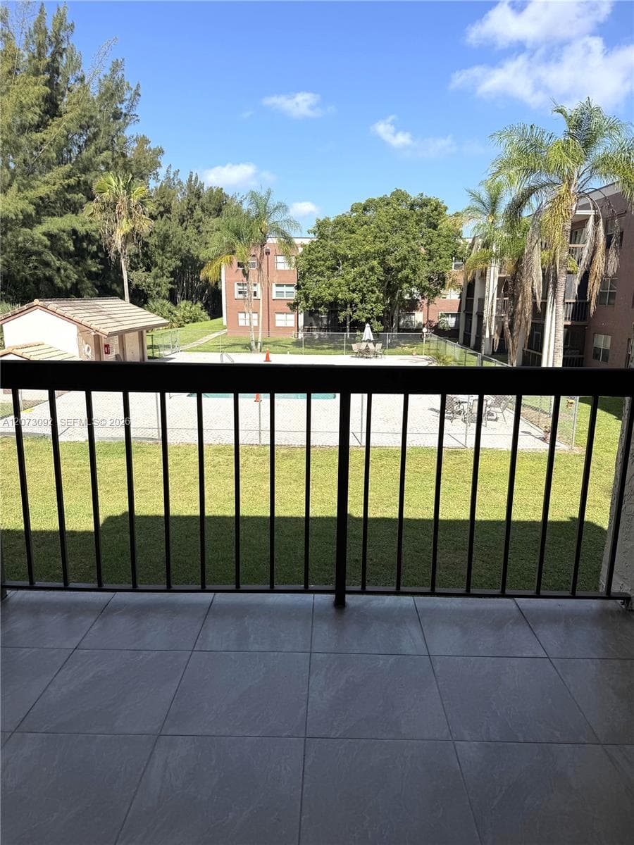 7020 Nova Dr # 209D, Davie, FL 33317