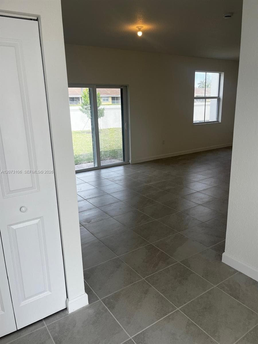 2625 SE 24th Ct, Homestead, FL 33035 — zdjęcie 4