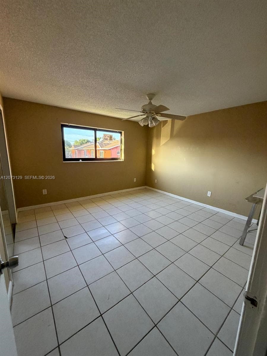 6941 W 7th Ave # 10, Hialeah, FL 33014 — zdjęcie 4
