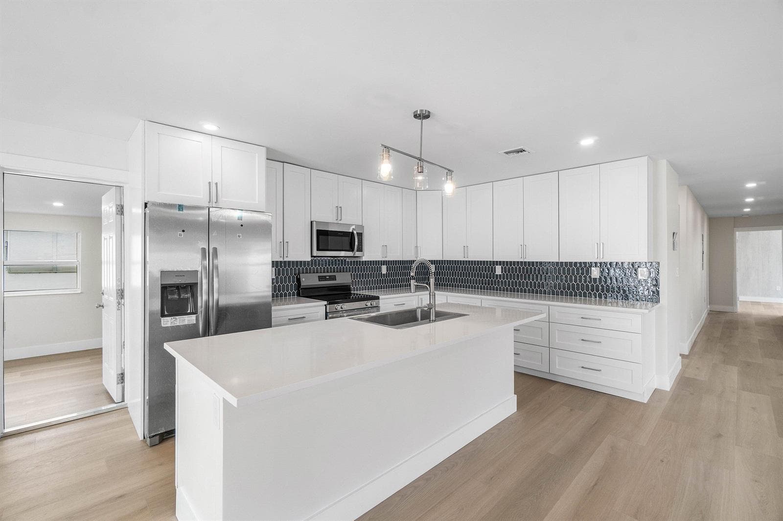 325 SW 8TH Avenue, Delray Beach, FL 33444 — zdjęcie 2