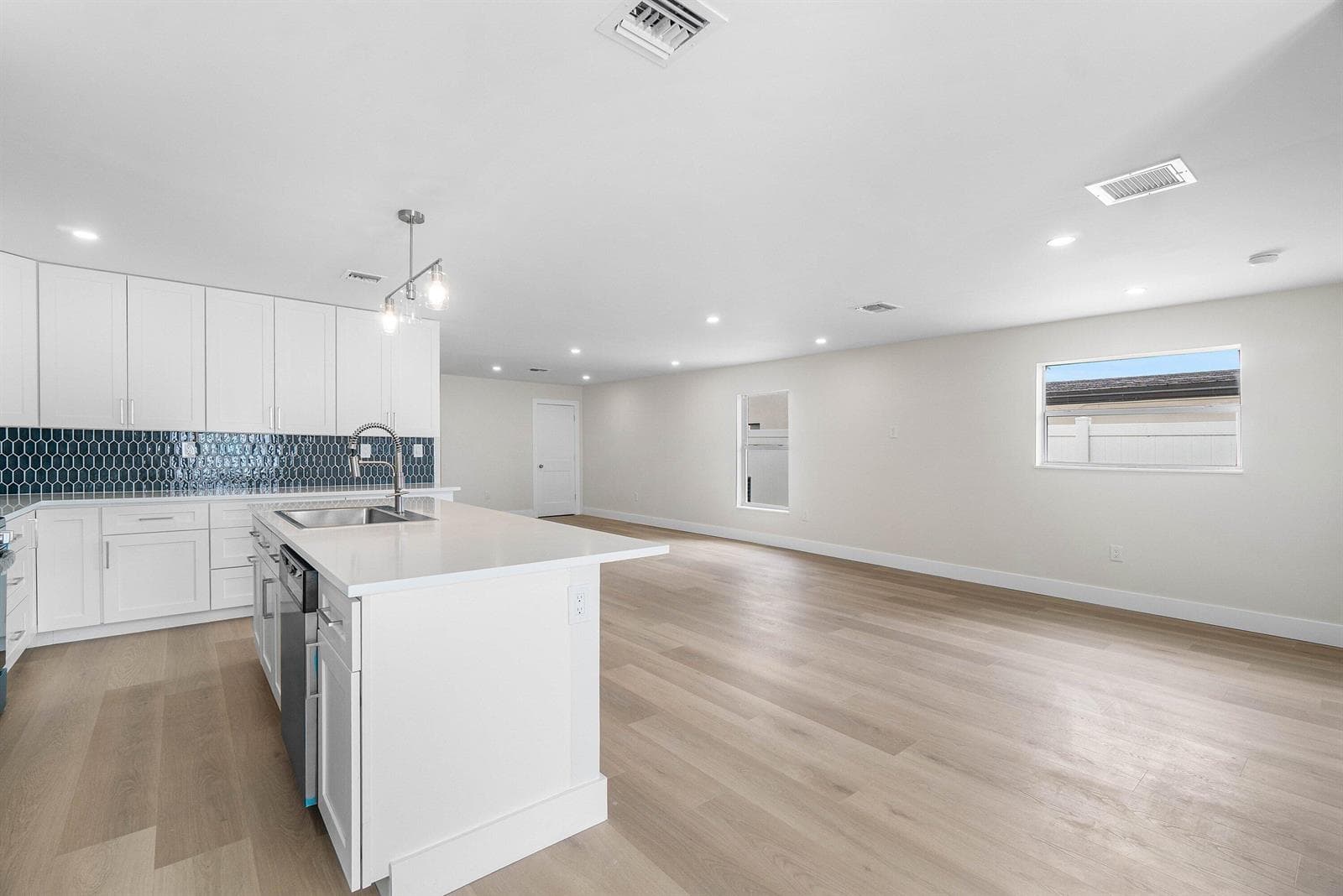 325 SW 8TH Avenue, Delray Beach, FL 33444 — zdjęcie 4