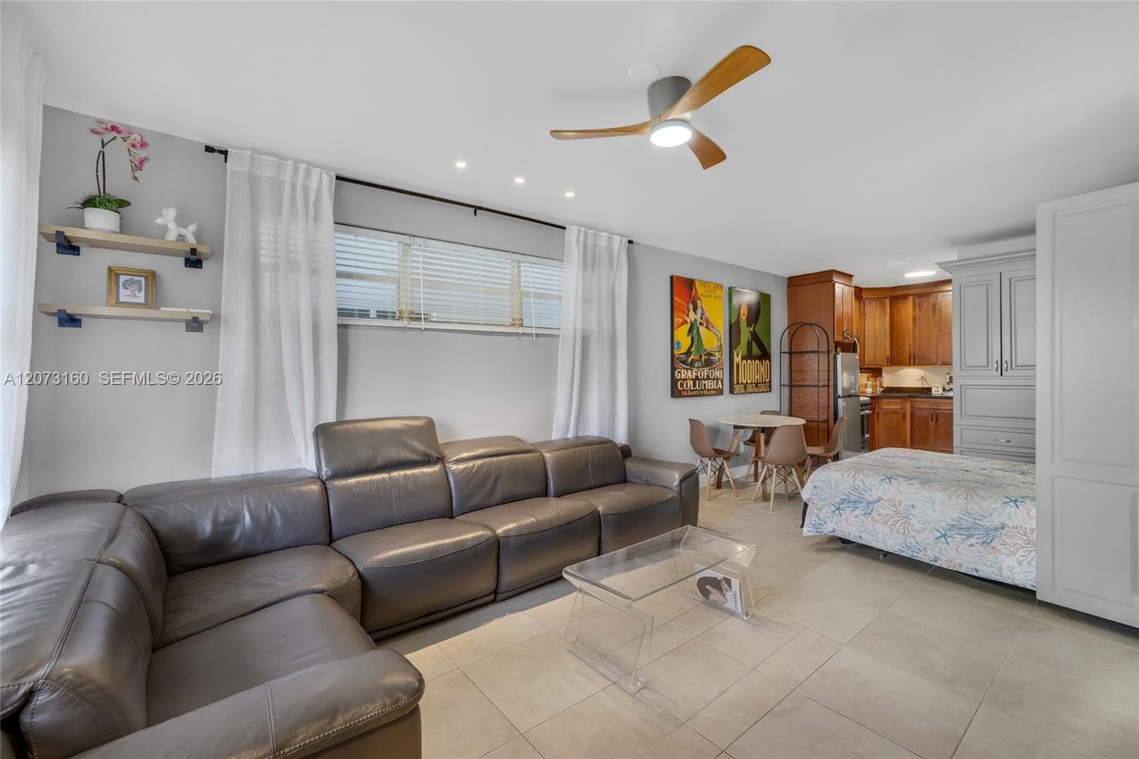 2445 Lake Pancoast Dr # 4, Miami Beach, FL 33140 — zdjęcie 3