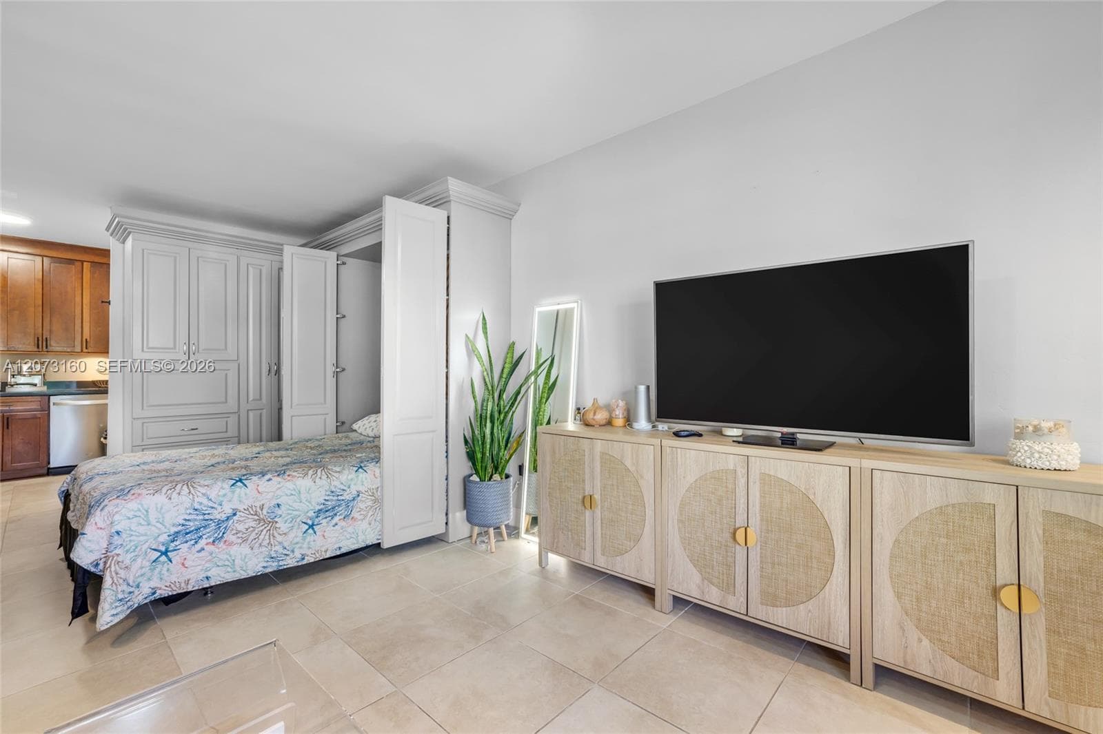 2445 Lake Pancoast Dr # 4, Miami Beach, FL 33140 — zdjęcie 5