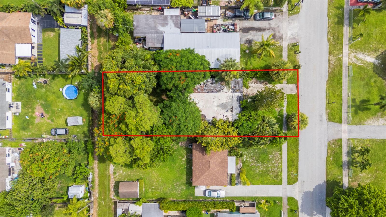 240 PERRY Avenue, FL 33463 — zdjęcie 2