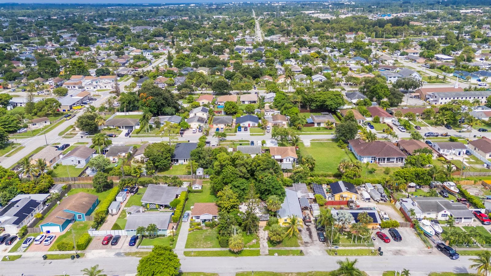 240 PERRY Avenue, FL 33463 — zdjęcie 4