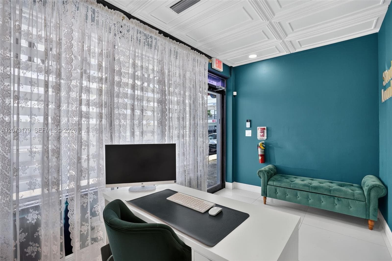 Turnkey Permanent Makeup & Beauty Studio for Sale in Westchester, Miami, FL 33165 — zdjęcie 4