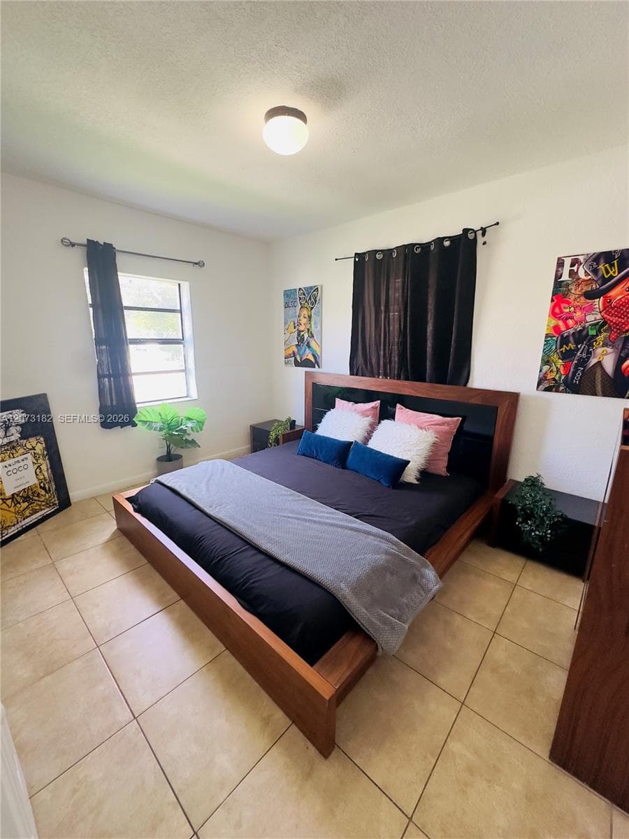 301 NW 37th St, Miami, FL 33127 — zdjęcie 5