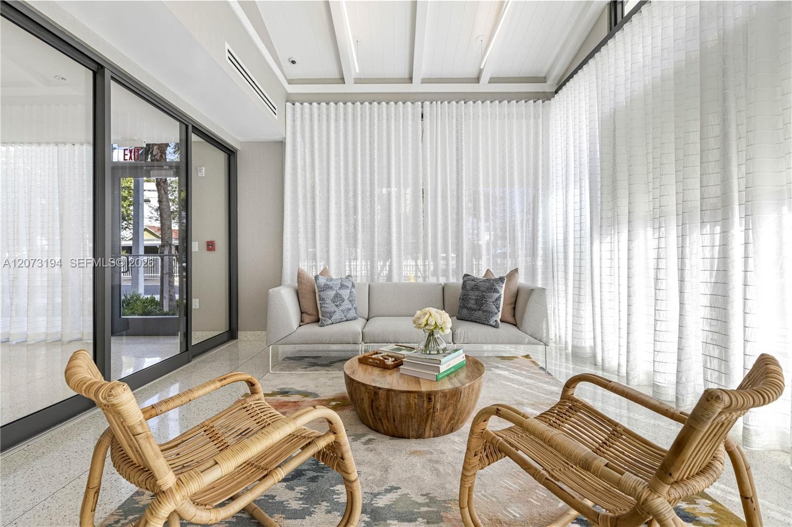 3335 Thomas Ave # 412, Miami, FL 33133 — zdjęcie 2