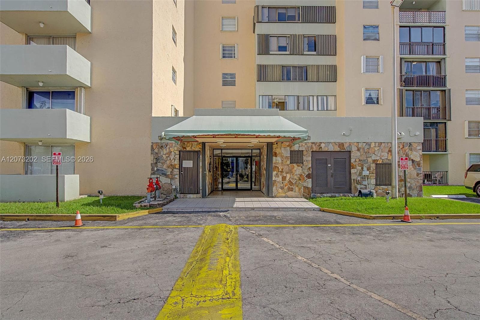 5055 NW 7th St # 112, Miami, FL 33126 — zdjęcie 3