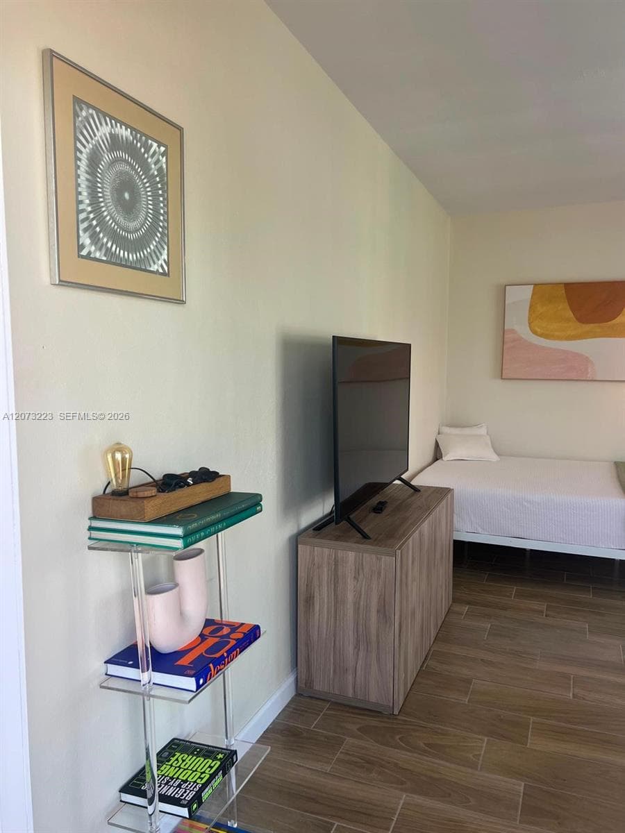 7720 Harding Ave # 8, Miami Beach, FL 33141 — zdjęcie 3
