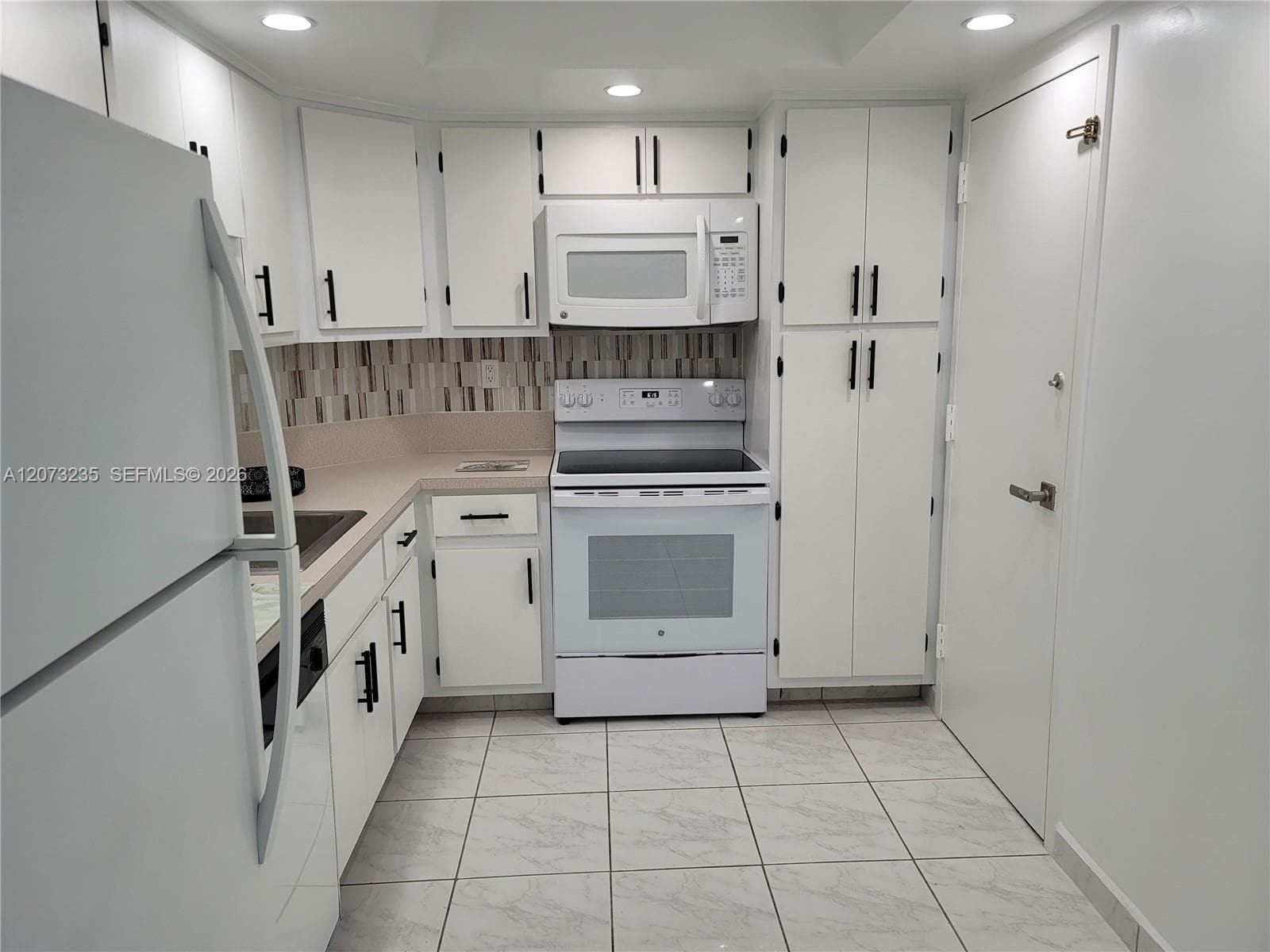 300 Bayview Dr # 603, Sunny Isles Beach, FL 33160 — zdjęcie 5