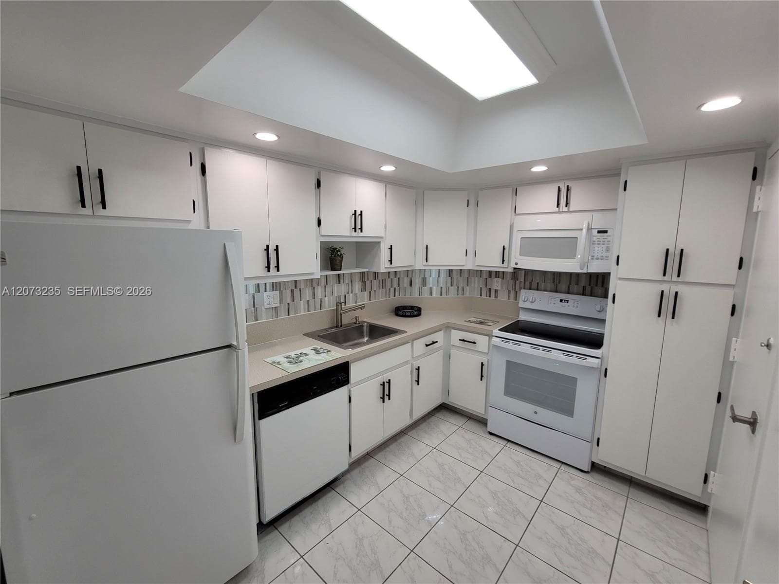 300 Bayview Dr # 603, Sunny Isles Beach, FL 33160 — zdjęcie 4