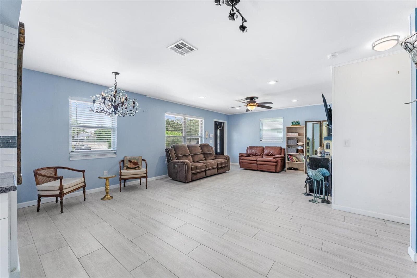 708 HILLCREST Boulevard, West Palm Beach, FL 33405 — zdjęcie 5
