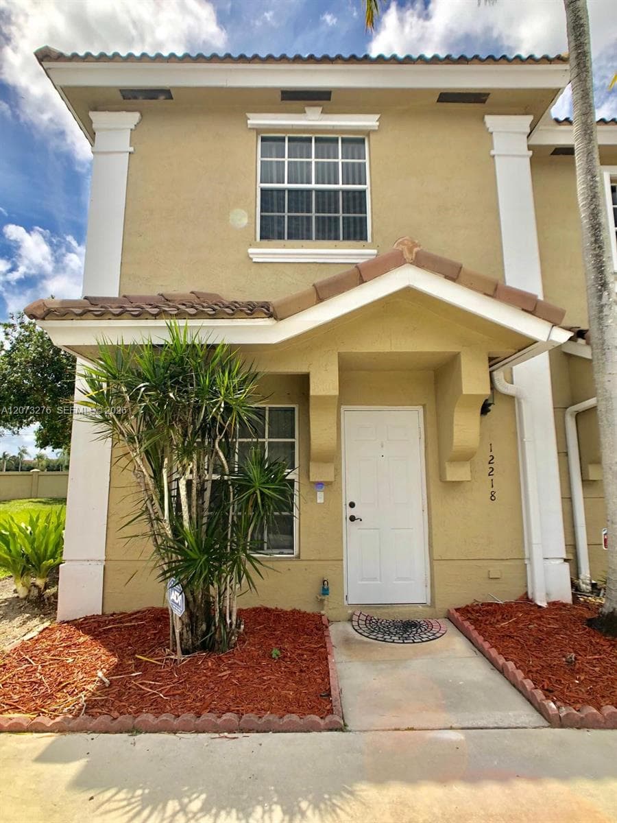 12218 SW 8th Ct, Pembroke Pines, FL 33025 — zdjęcie 3