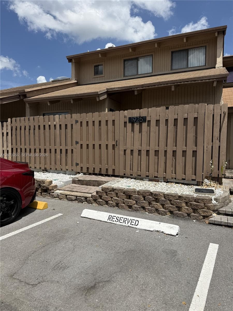 1925 SW 81st Ter, Davie, FL 33324