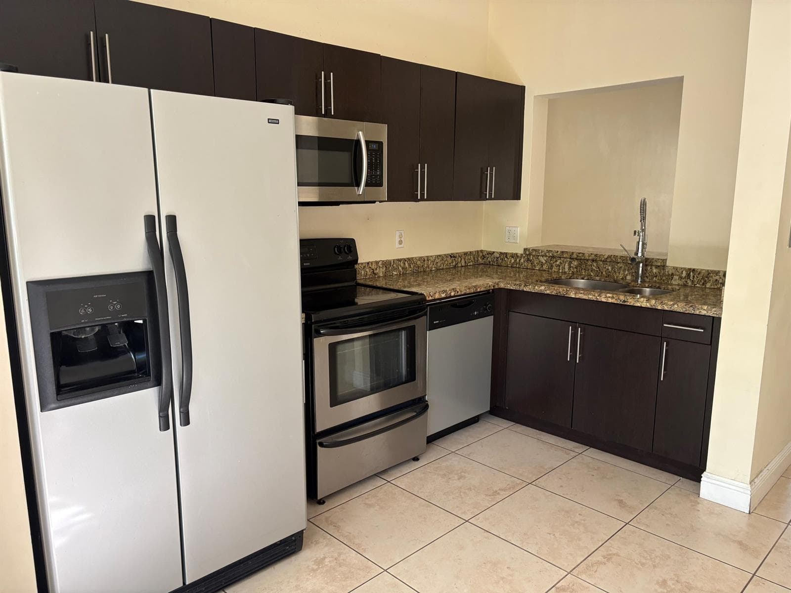 6235 SW 47TH Manor # 202, Davie, FL 33314 — zdjęcie 2