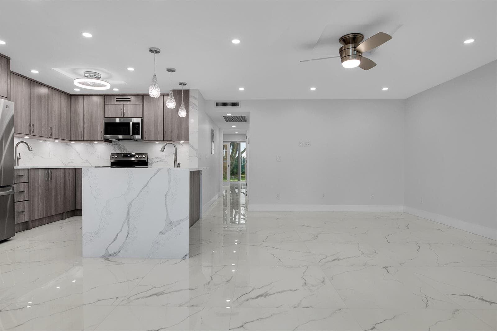 108 E Richmond A, Deerfield Beach, FL 33442 — zdjęcie 2