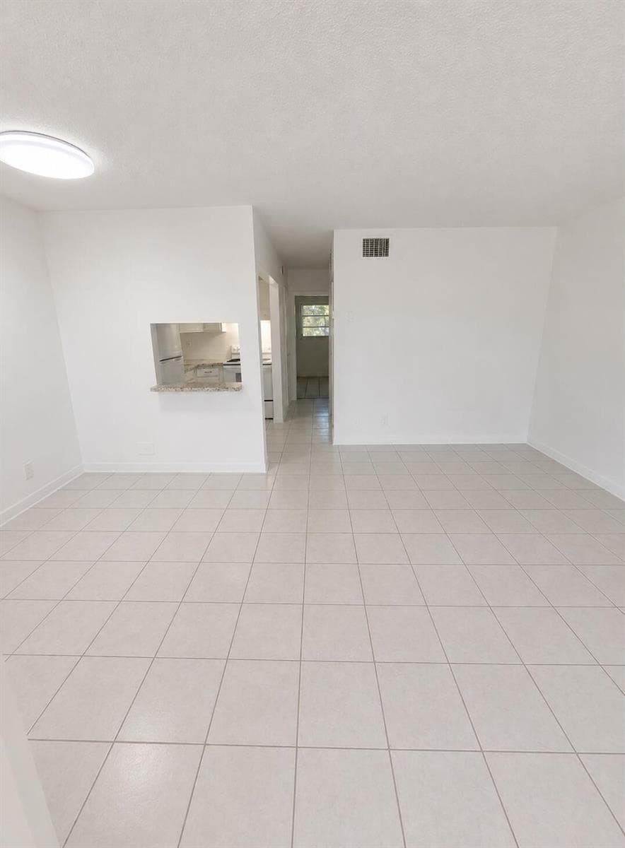 1150 NE 17TH Court # 15, Fort Lauderdale, FL 33305