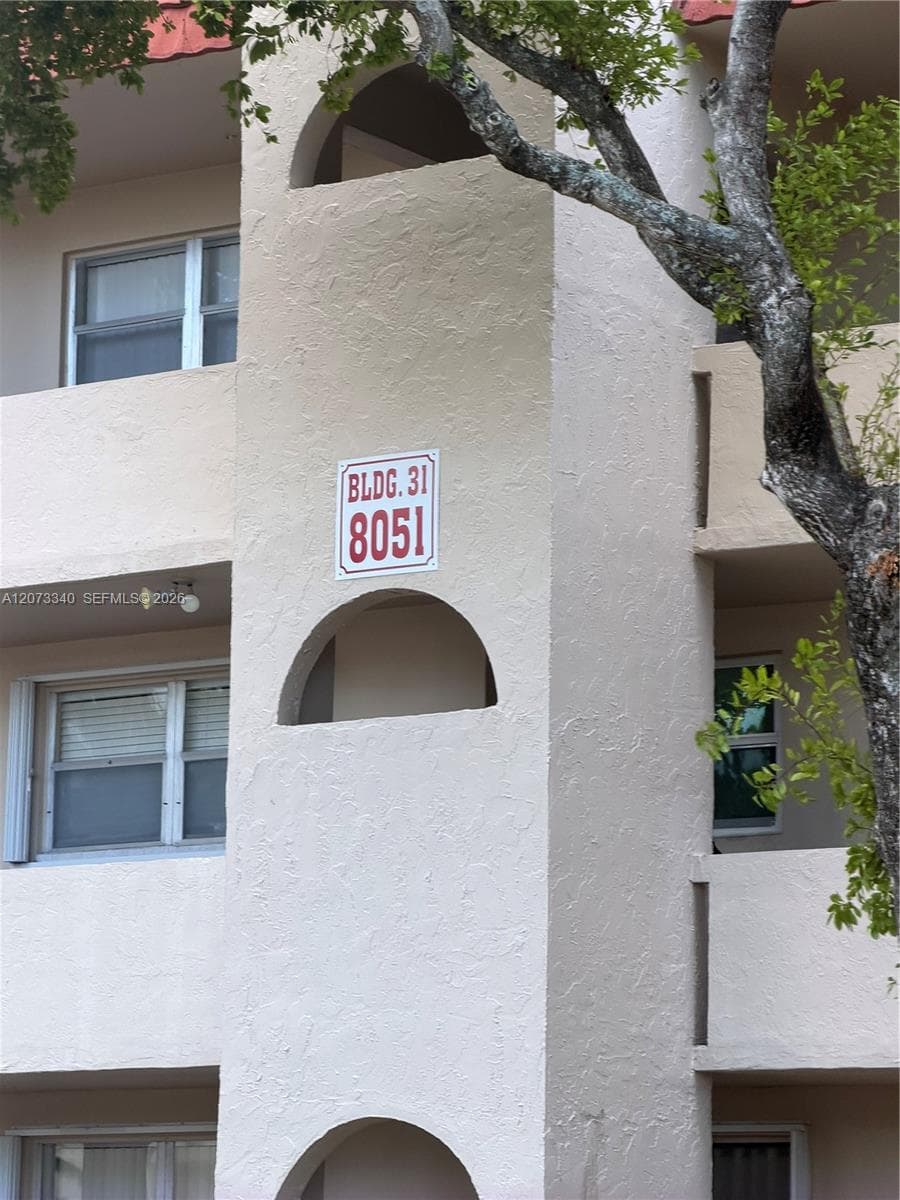 8051 N Sunrise Lakes Dr # 107, Sunrise, FL 33322