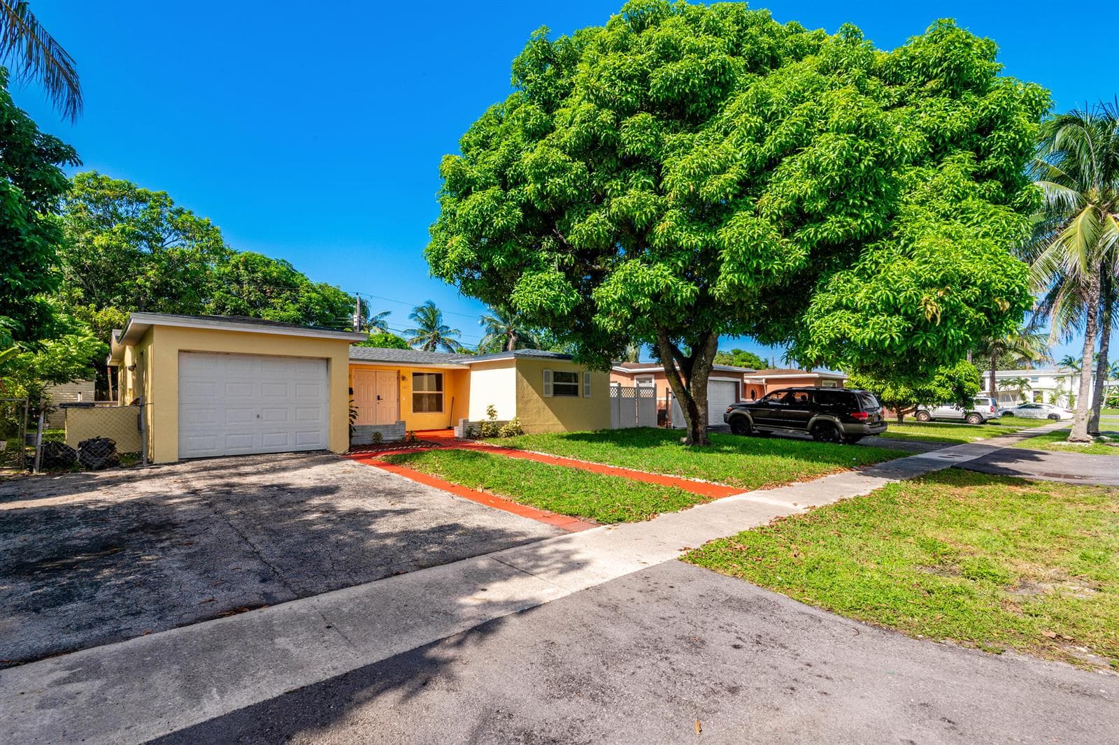 3611 NW 40TH Court, Lauderdale Lakes, FL 33309 — zdjęcie 2