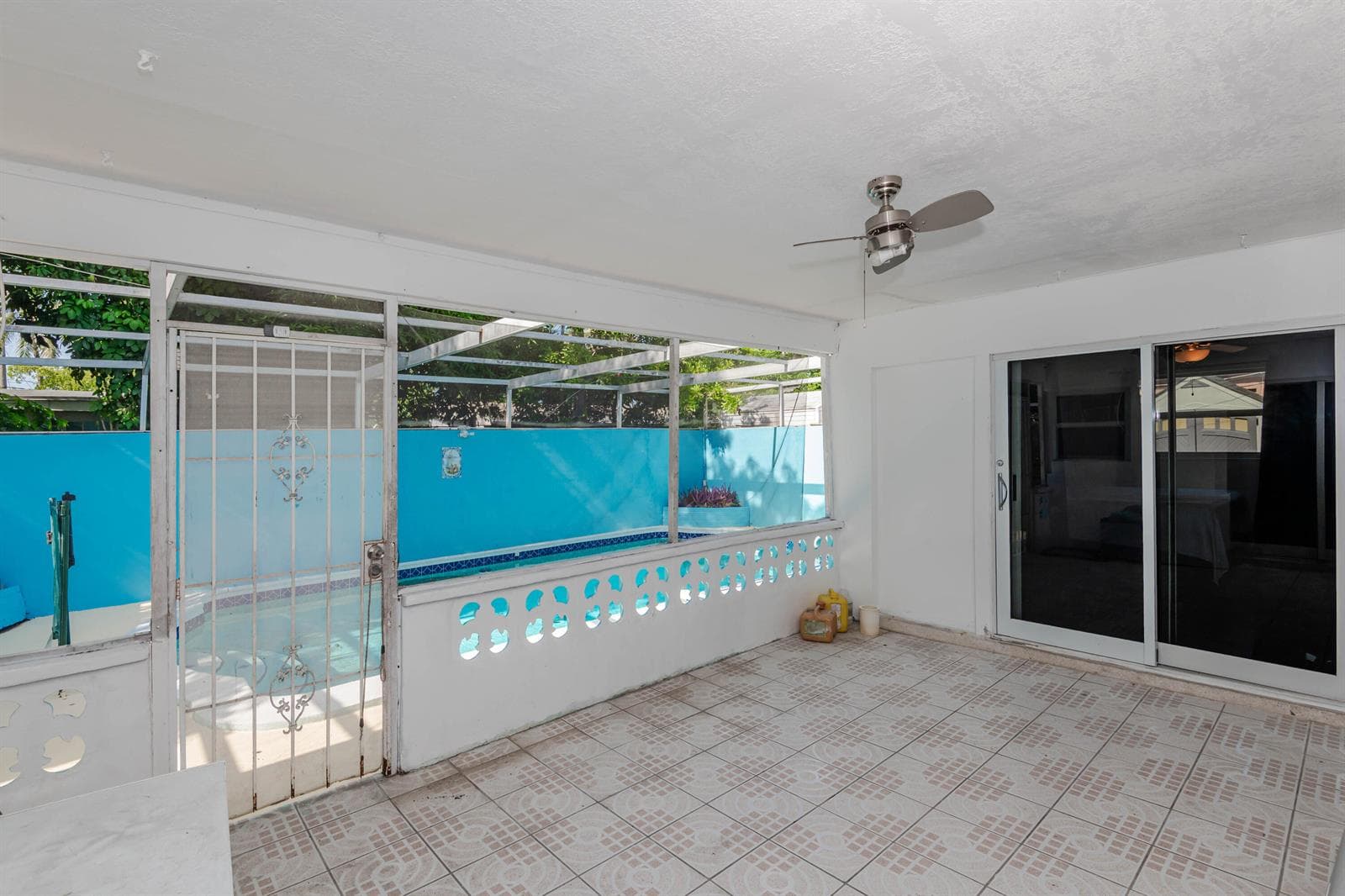 3611 NW 40TH Court, Lauderdale Lakes, FL 33309 — zdjęcie 5
