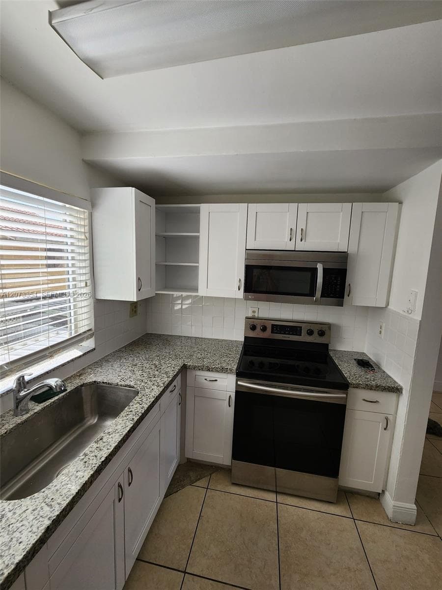 2770 W 61st Pl # 202, Hialeah, FL 33016 — zdjęcie 2