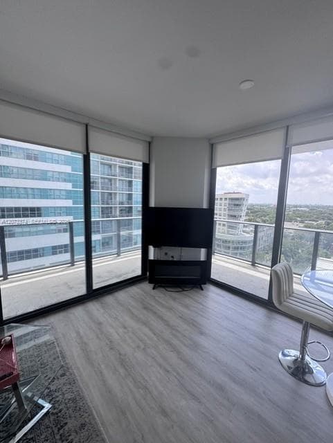 121 NE 34th St # 1001, Miami, FL 33137 — zdjęcie 2