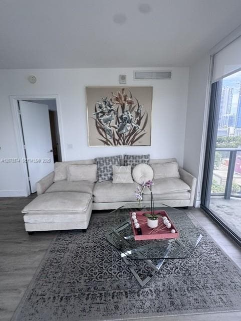121 NE 34th St # 1001, Miami, FL 33137 — zdjęcie 5