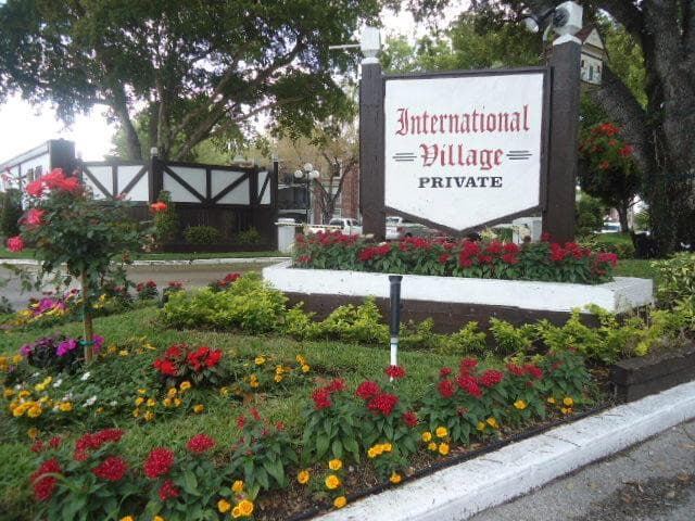 3760 INVERRARY Drive # 1T, Lauderhill, FL 33319