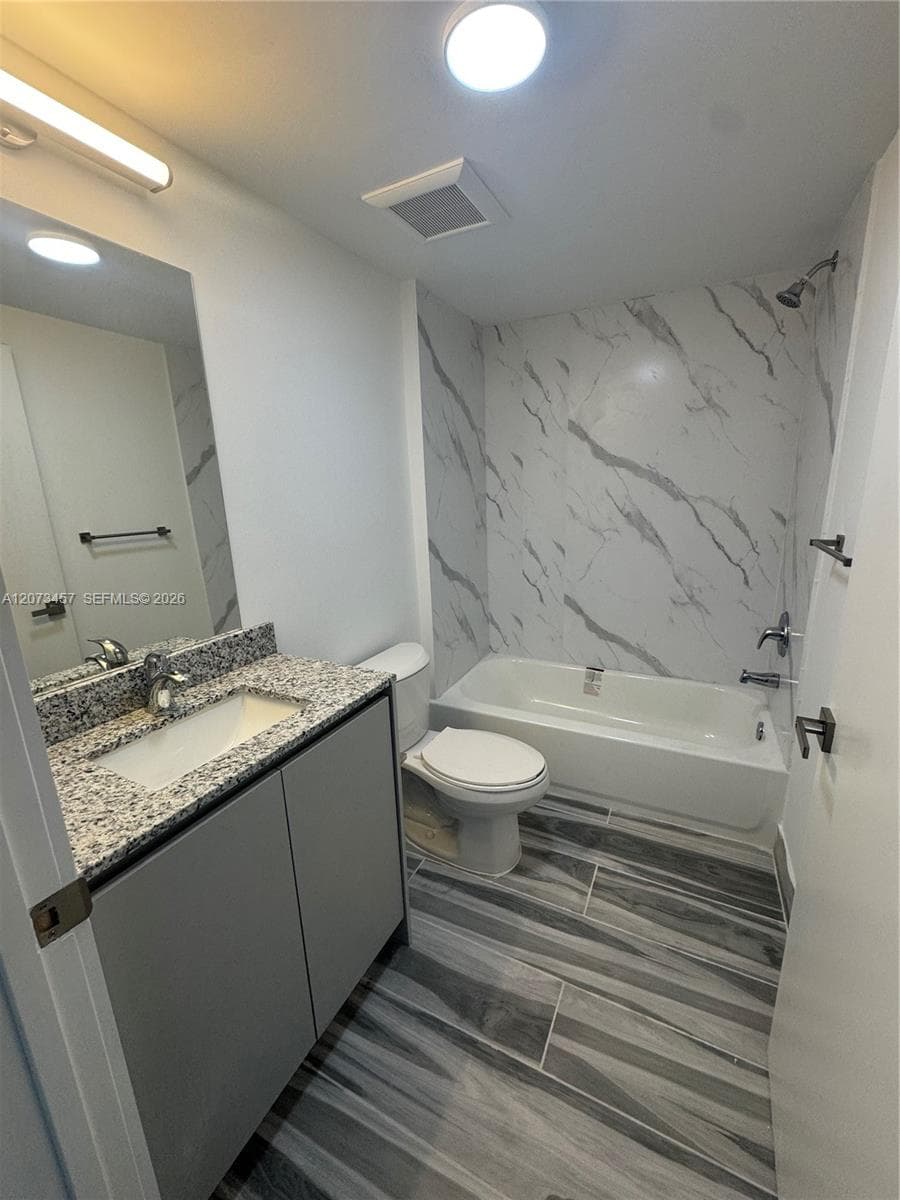 2675 NW 87th st # 302, Miami, FL 33147 — zdjęcie 4