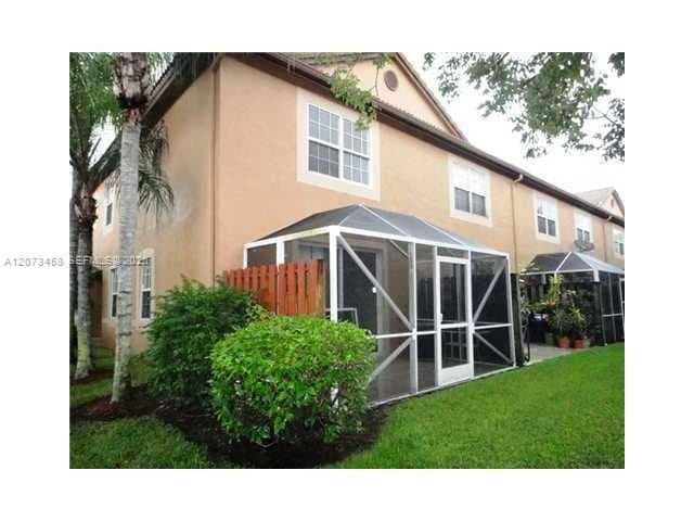 1621 Barcelona Way # 6-32, Weston, FL 33327
