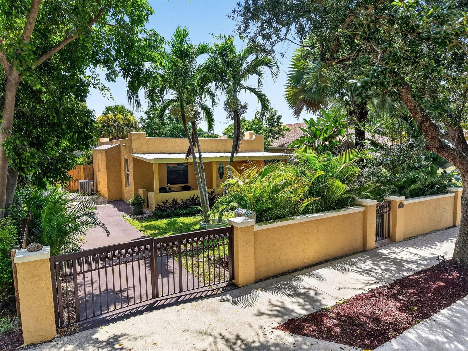 640 34TH Street, West Palm Beach, FL 33407 — zdjęcie 2