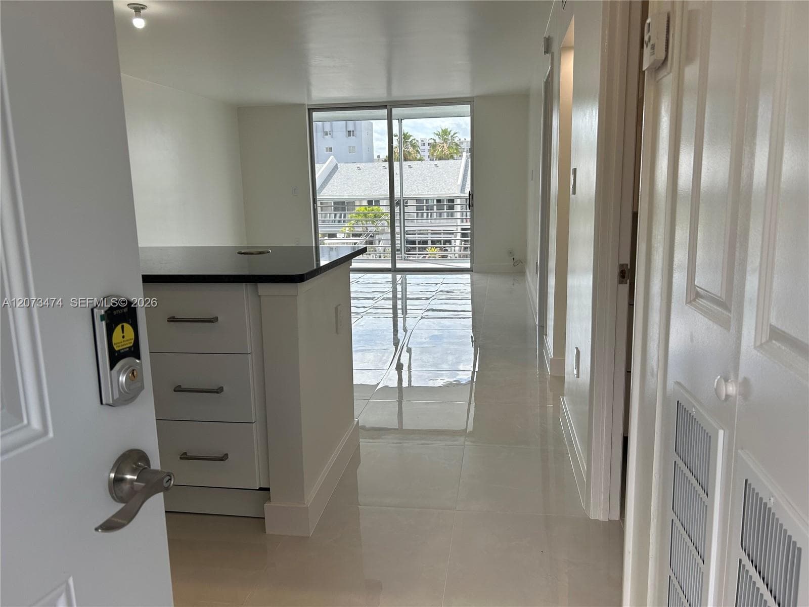 3550 NE 169th St # 304, North Miami Beach, FL 33160 — zdjęcie 5