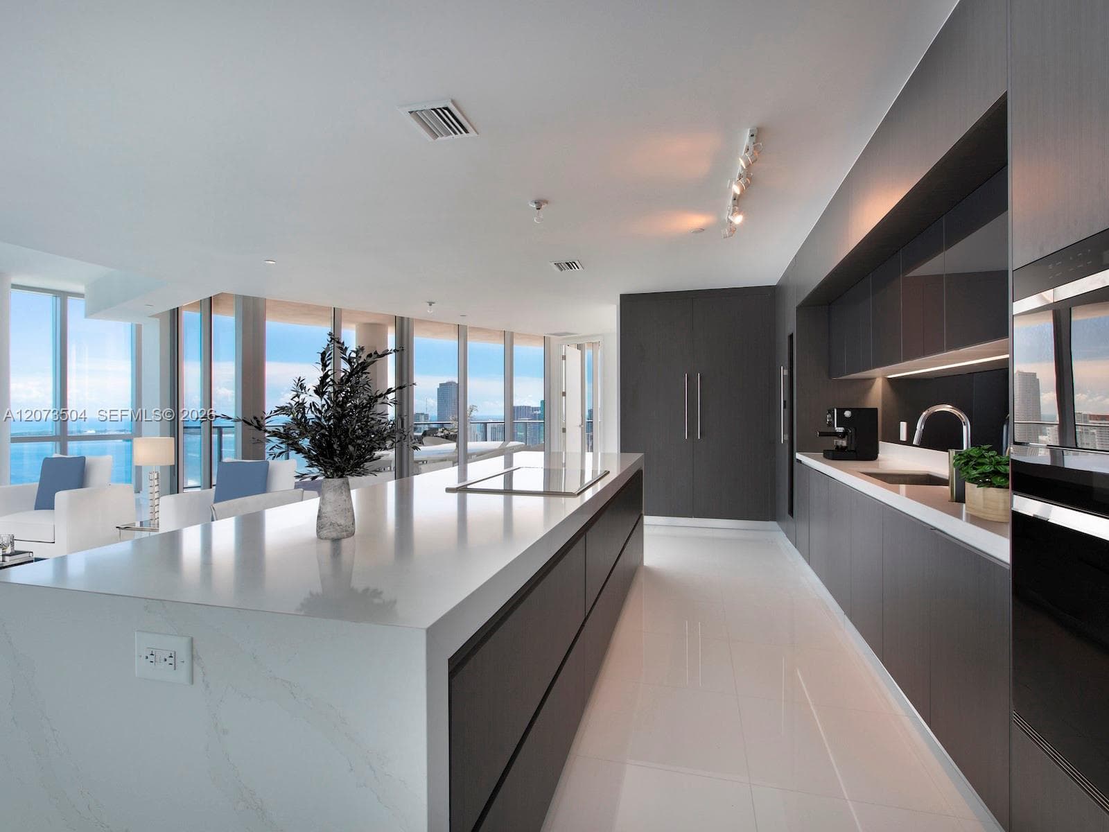 851 NE 1st Ave # PH5011, Miami, FL 33132 — zdjęcie 3