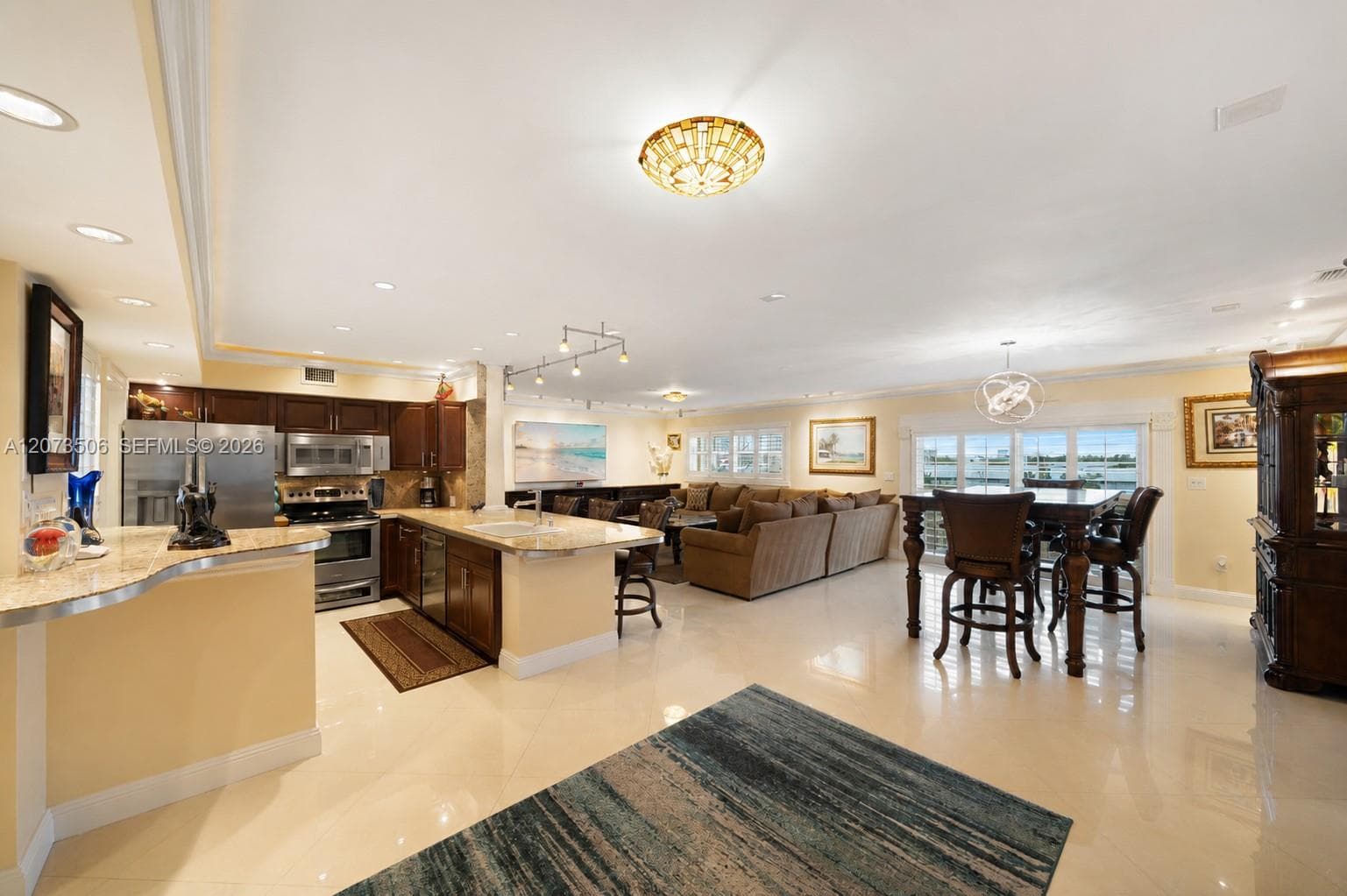 3770 NE 171st St # 504, North Miami Beach, FL 33160 — zdjęcie 3