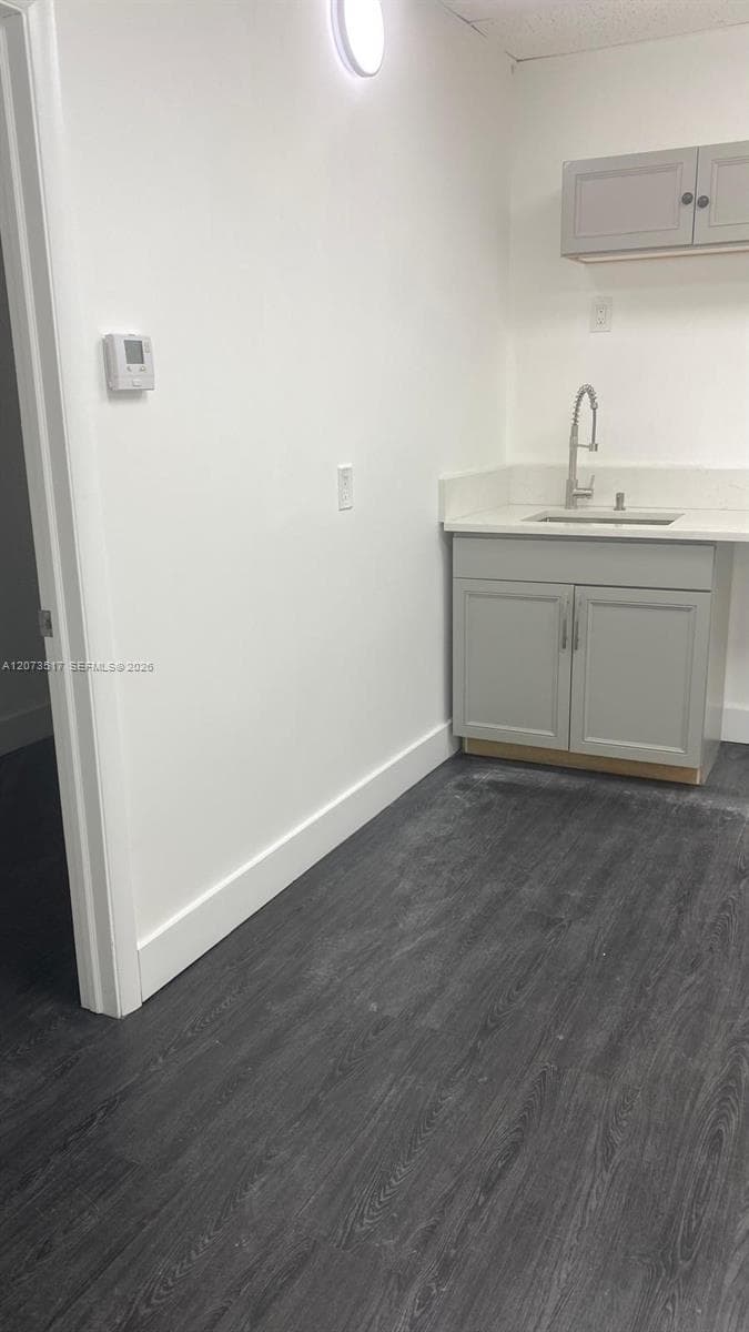 1710 NW 7th St, Miami, FL 33125 — zdjęcie 4