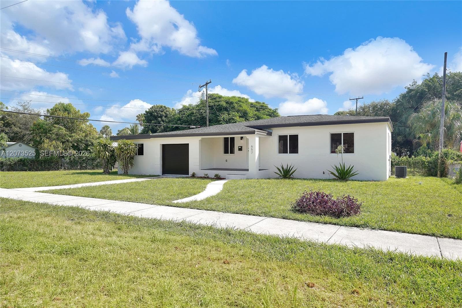 657 Ahmad St, Opa-Locka, FL 33054 — zdjęcie 2