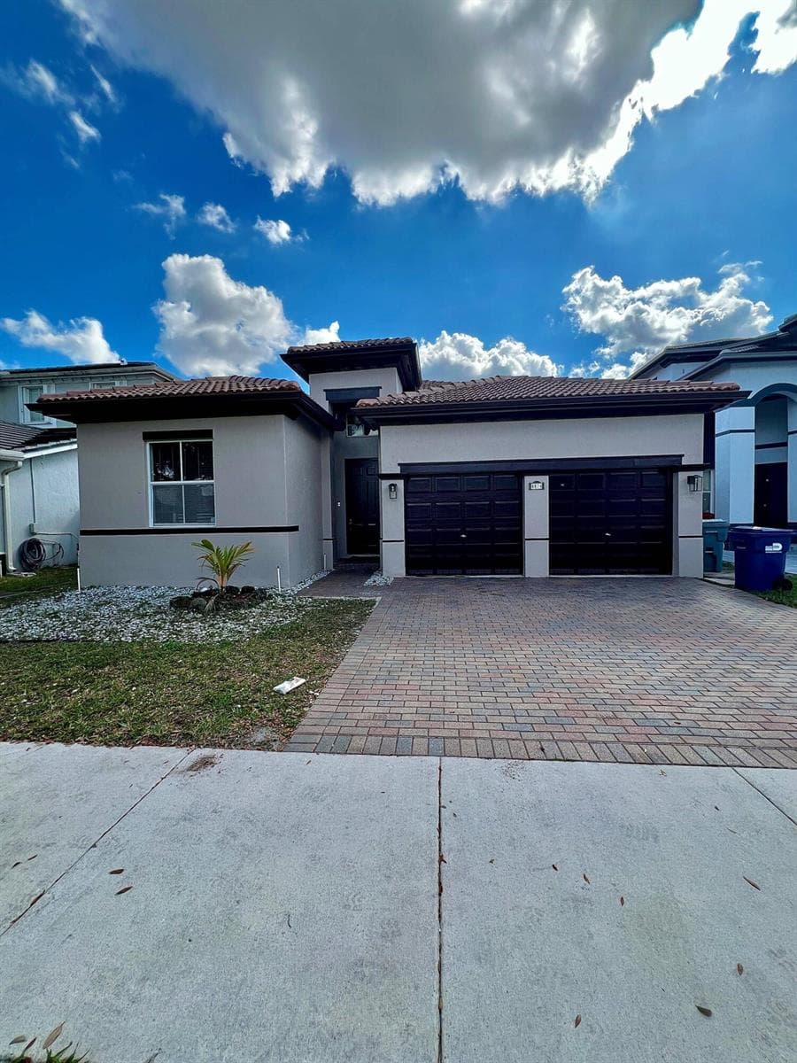 8874 NW 182ND Street, Hialeah, FL 33018