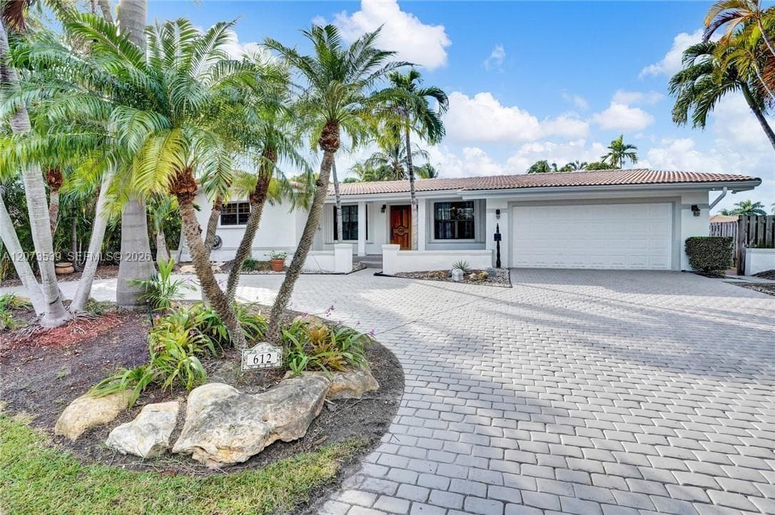 612 Hibiscus Dr, Hallandale Beach, FL 33009 — zdjęcie 3