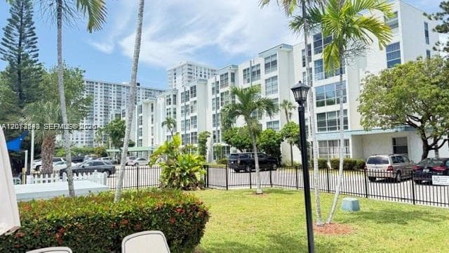17560 Atlantic Blvd # 405, Sunny Isles Beach, FL 33160 — zdjęcie 2
