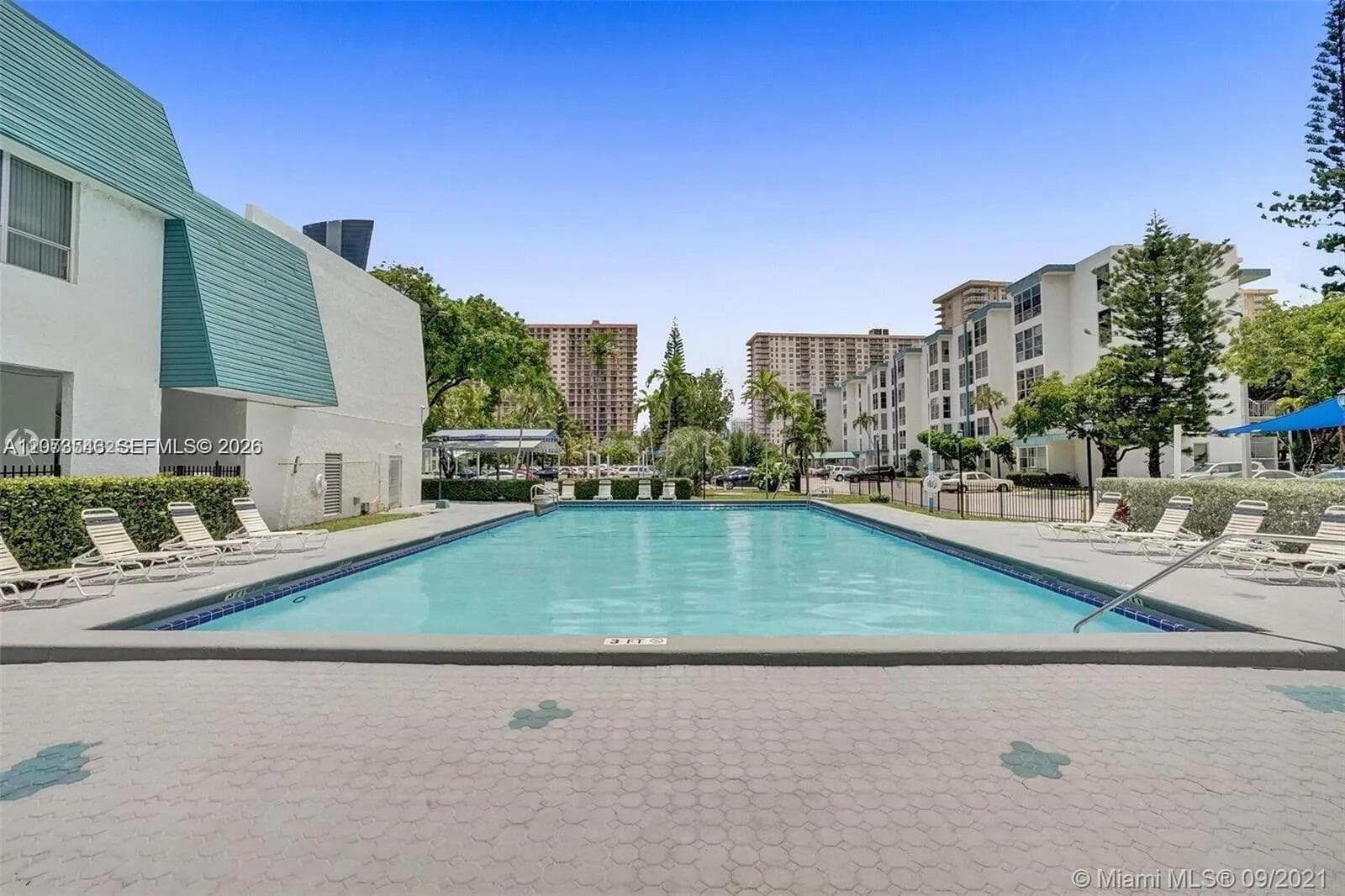 17560 Atlantic Blvd # 405, Sunny Isles Beach, FL 33160 — zdjęcie 3