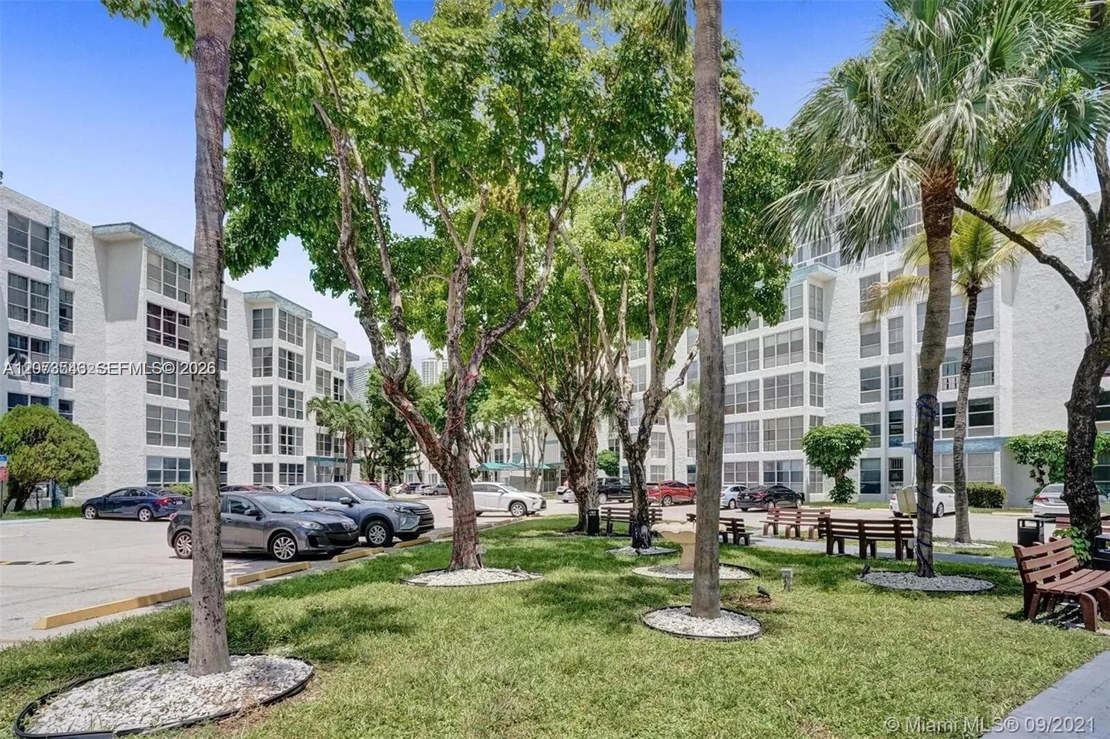 17560 Atlantic Blvd # 405, Sunny Isles Beach, FL 33160 — zdjęcie 5