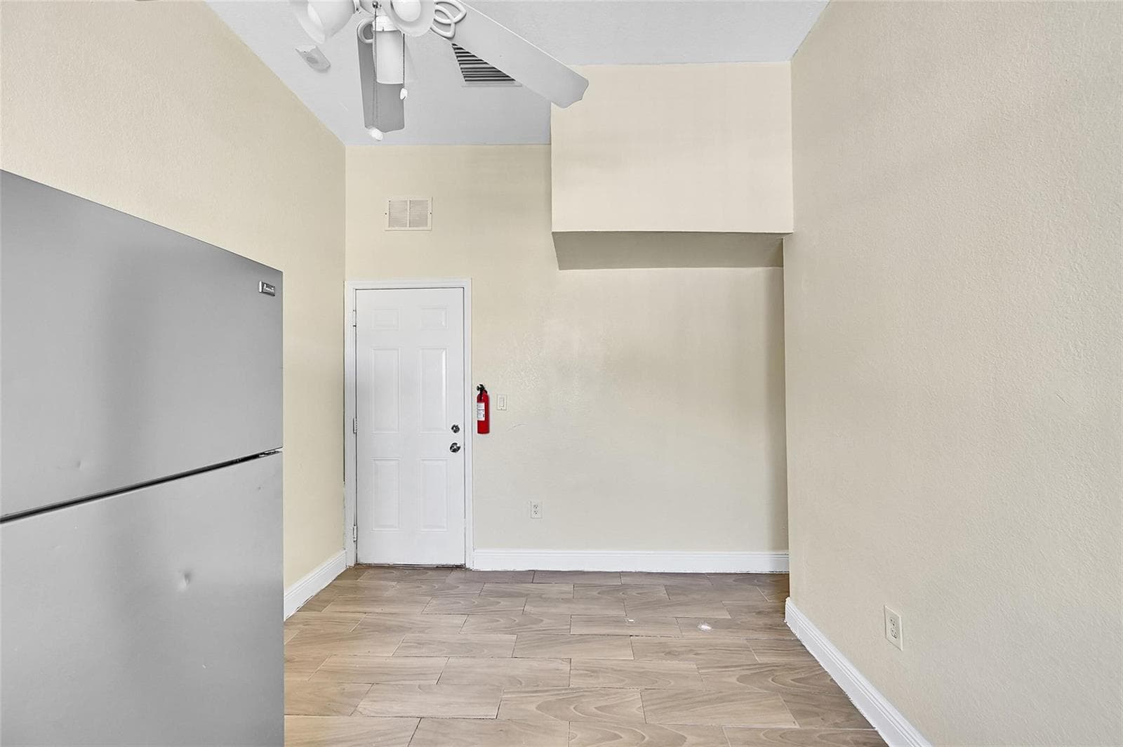 526 NW 15TH Way, Fort Lauderdale, FL 33311 — zdjęcie 5