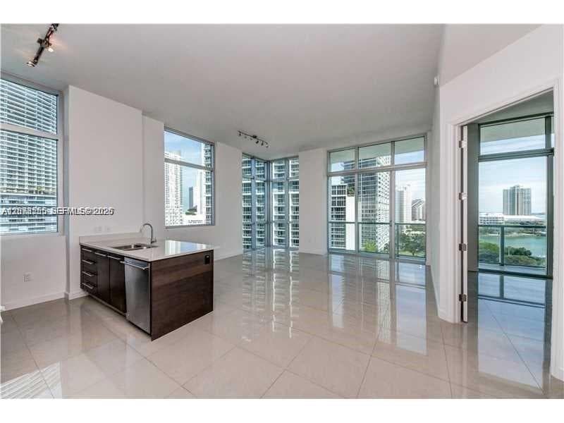 500 Brickell Ave # 1101, Miami, FL 33131