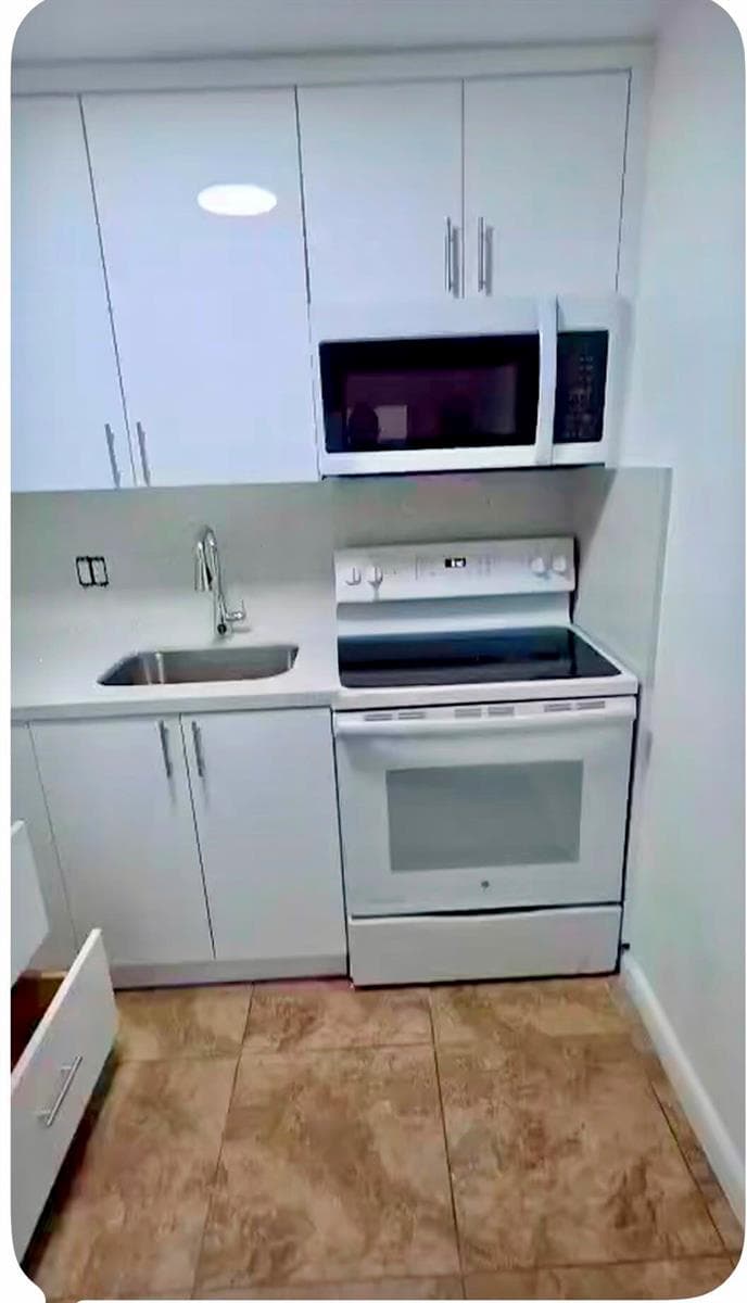 3640 NW 9TH Street # 306, Miami, FL 33125 — zdjęcie 5