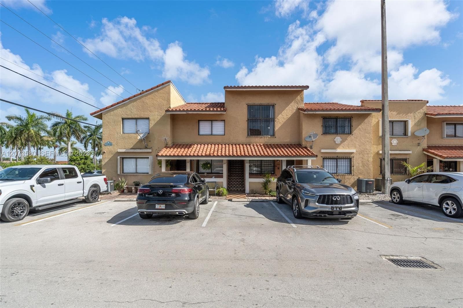 2775 W 62nd St # 206, Hialeah, FL 33016
