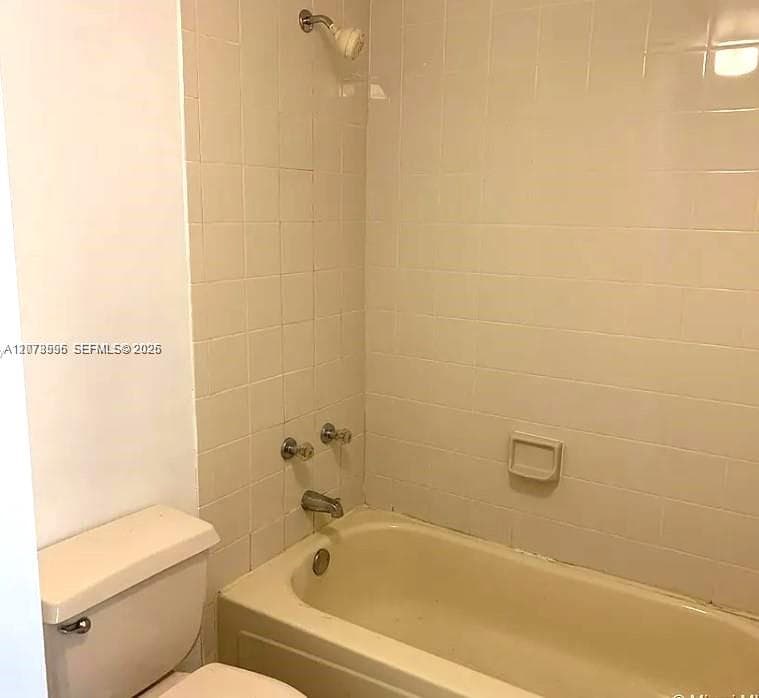 8670 SW 212th St # 105, Cutler Bay, FL 33189 — zdjęcie 4