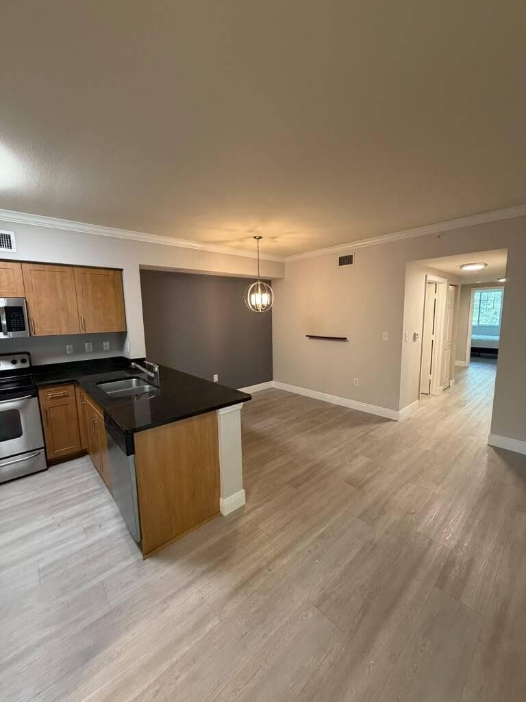 6386 EMERALD DUNES Drive # 308, West Palm Beach, FL 33411