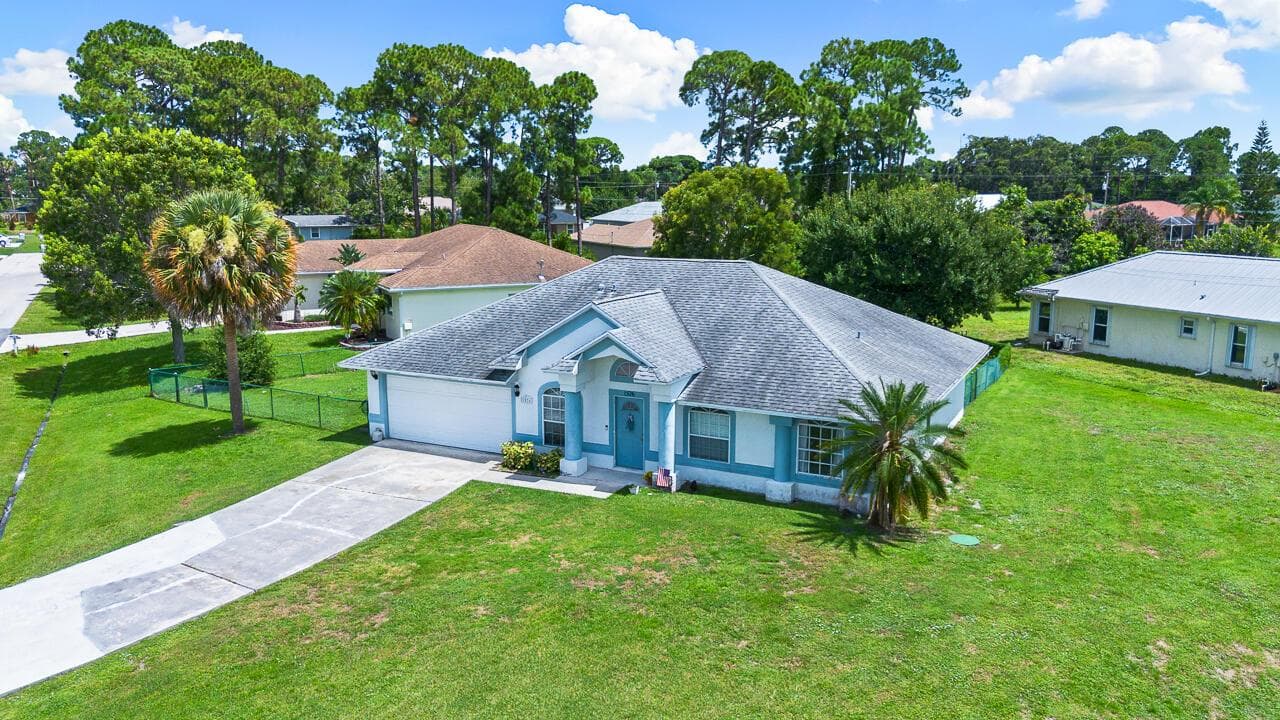 1526 SW Santander Avenue, Port St. Lucie, FL 34953 — zdjęcie 3
